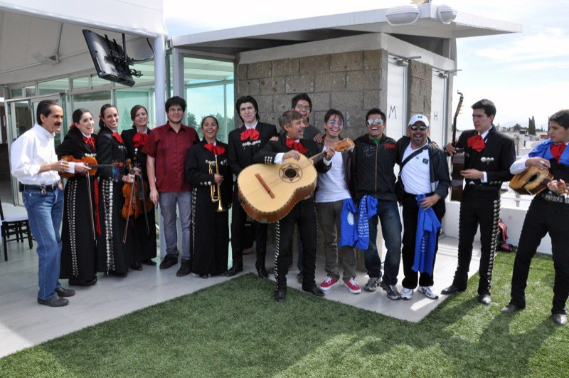 Mariachi tocando serenata en La Piedad, Michoacán