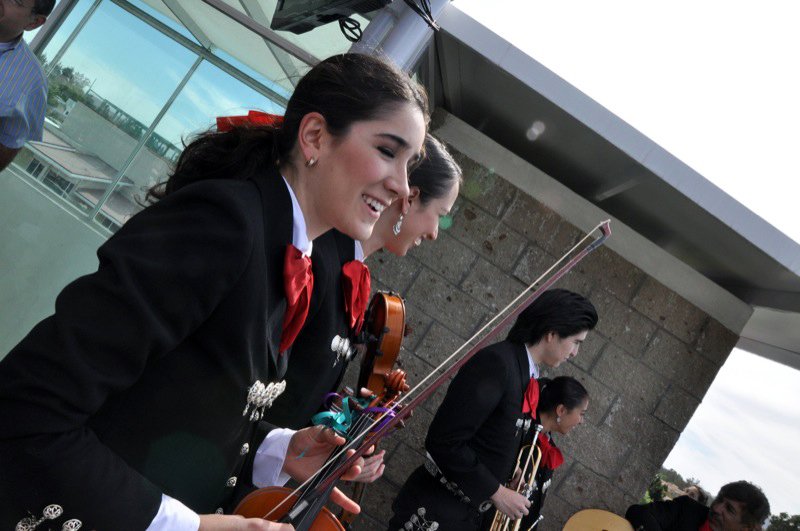 Mariachi completo en evento cerca de La Piedad
